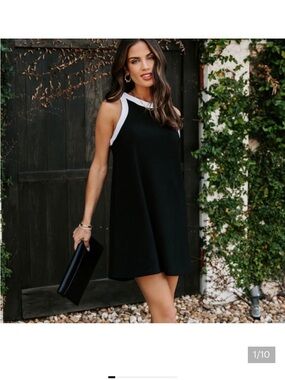 Black & White Sleeveless Shift Dress